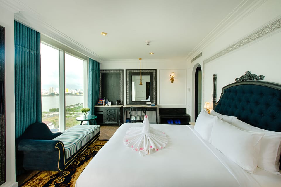 Deluxe Double Room, Balcony | Premium bedding, minibar, in-room safe, desk