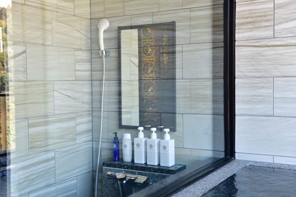 Bathroom shower