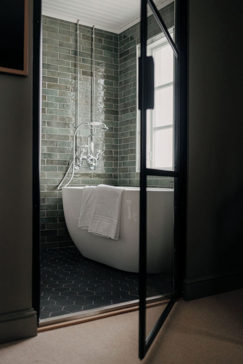 Deluxe Double Room, 1 Queen Bed, Bathtub | Bathroom | Designer toiletries, hair dryer, bathrobes, slippers