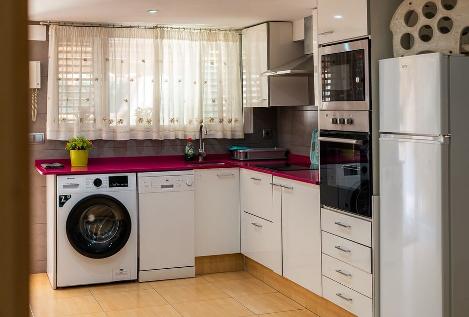 Comfort Apartment, 2 Bedrooms, Terrace, Poolside | Private kitchen | Full-size fridge, microwave, oven, stovetop