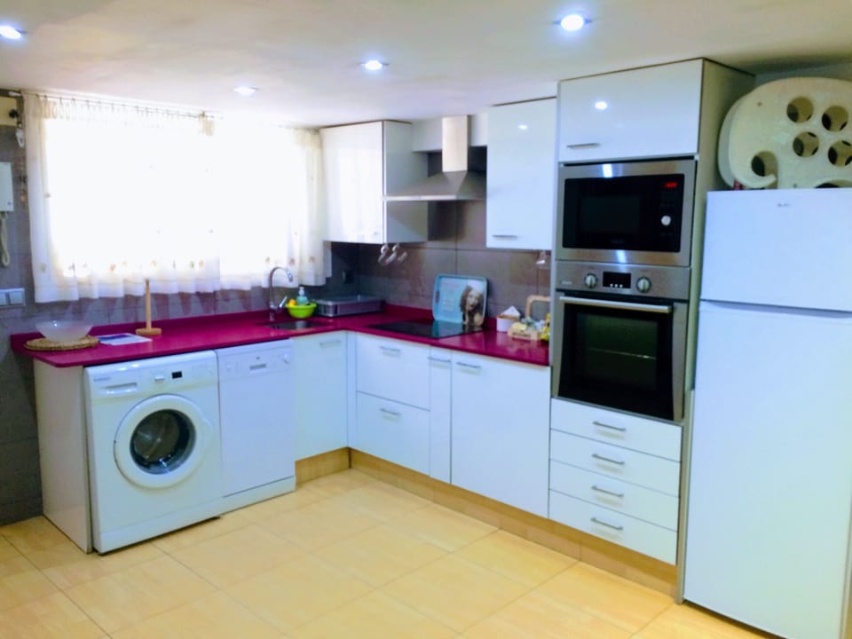 Comfort Apartment, 2 Bedrooms, Terrace, Poolside | Private kitchen | Full-size fridge, microwave, oven, stovetop