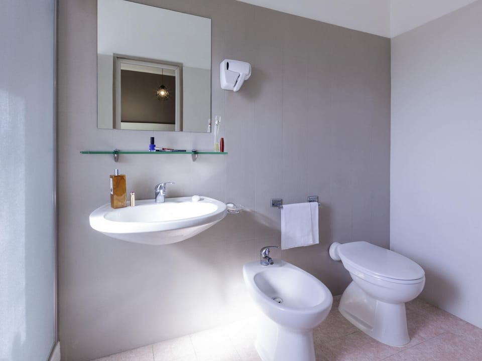 In-room safe, desk, blackout drapes, soundproofing
