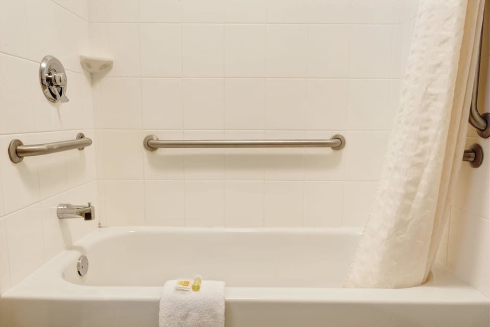 Days Inn by Wyndham Overland Park/Metcalf/Convention Center Motel in Overland Park
