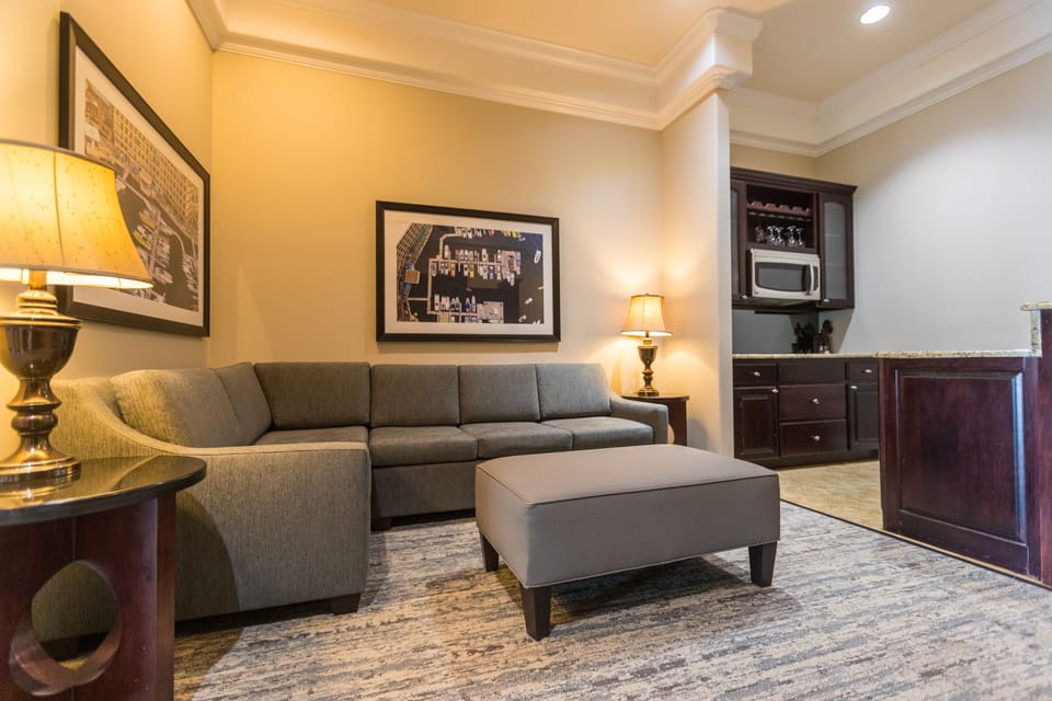 Grand Suite (Two Double Beds) | Living area | 42-inch LCD TV with digital channels, TV