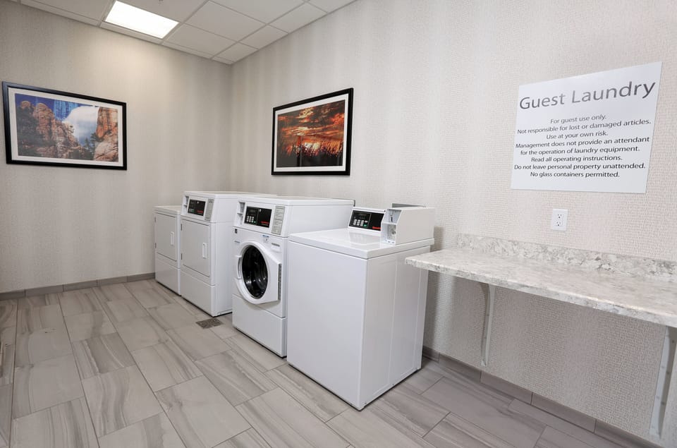 Holiday Inn & Suites Sioux Falls - Airport by IHG Hotel in Sioux Falls