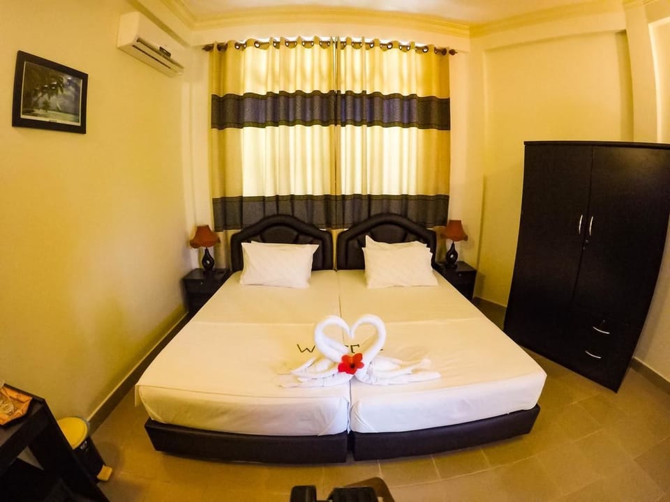 Deluxe Double Room | 1 bedroom, in-room safe, desk, rollaway beds