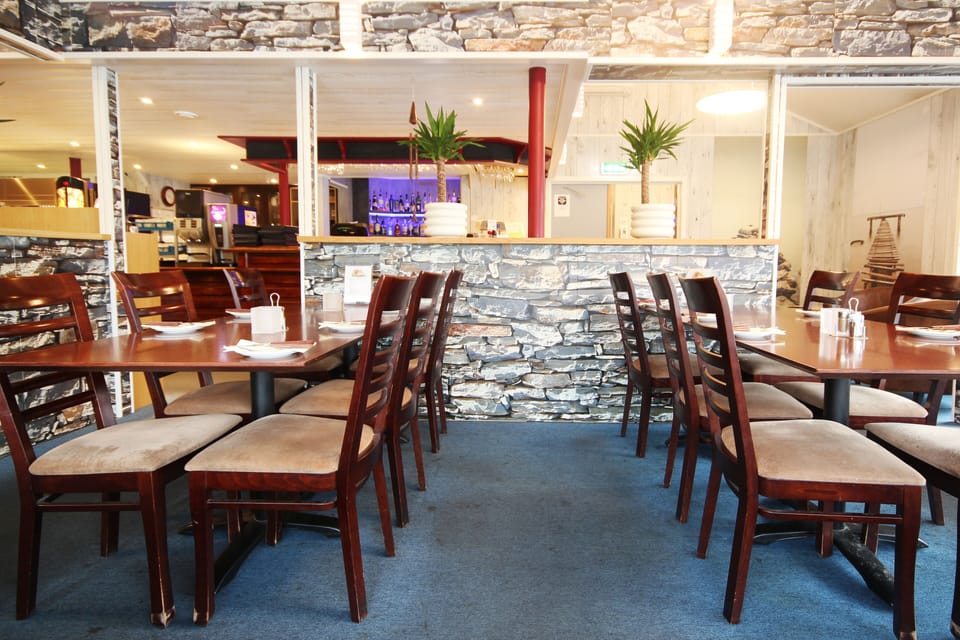 Breakfast, lunch, dinner served; international cuisine 