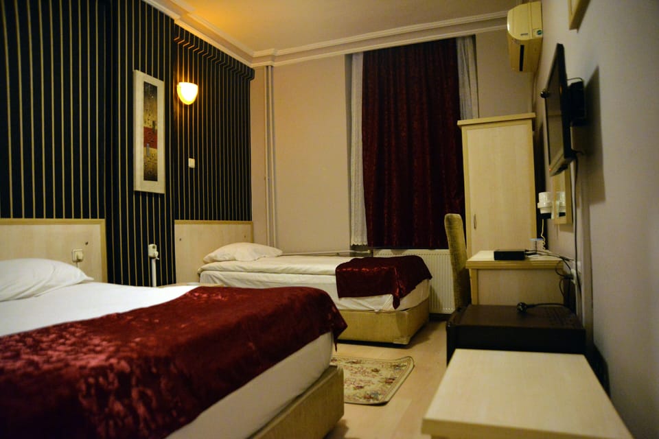Standard Double or Twin Room | Desk, soundproofing, iron/ironing board, free WiFi