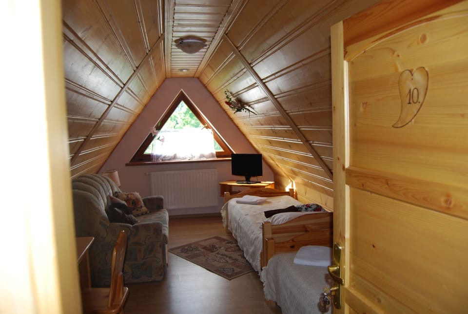 Family Apartment, 2 Bedrooms, Non Smoking, Mountain View | Premium bedding, in-room safe, individually decorated