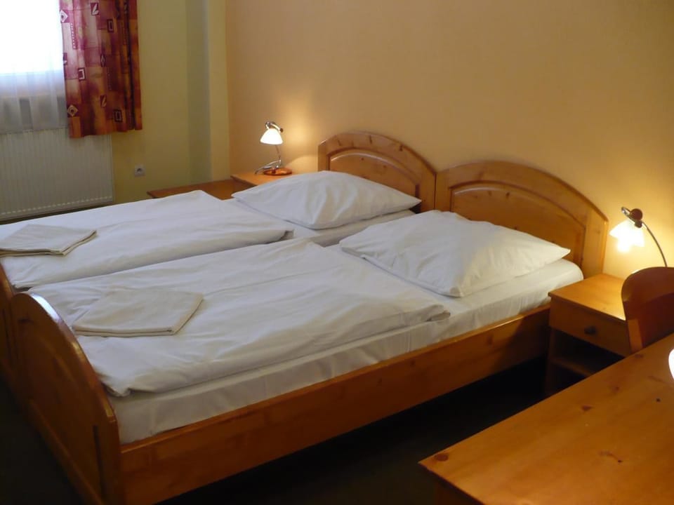Suite, 2 Bedrooms, Mountain View | In-room safe, desk, soundproofing, iron/ironing board
