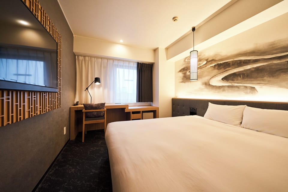 Room, 1 Queen Bed, Non Smoking 【Main Building】 | In-room safe, free WiFi, bed sheets