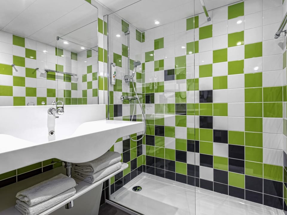 Standard Room, 1 Double Bed with Sofa bed | Bathroom | Eco-friendly toiletries, hair dryer, towels