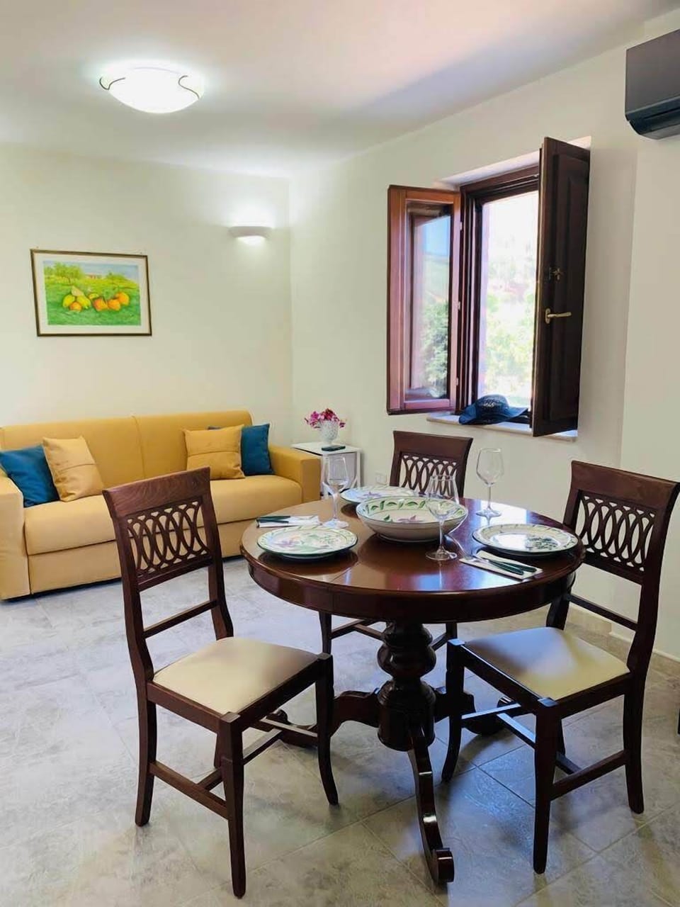 Family Suite | Minibar, desk, WiFi (free)