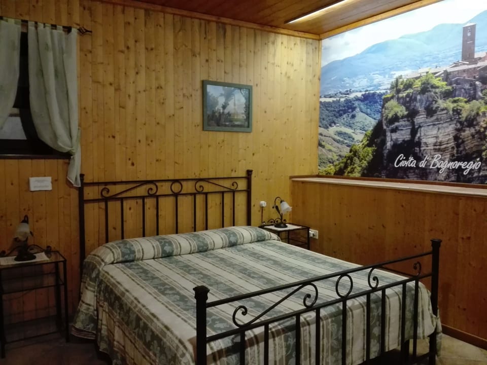 Standard Double Room | Desk, bed sheets