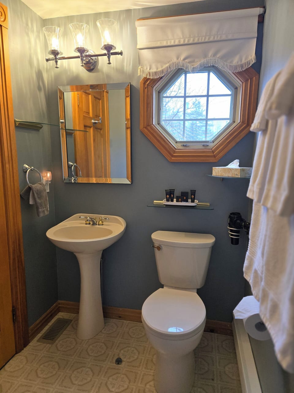 Room, Kitchenette, Ocean View | Bathroom | Free toiletries, hair dryer, towels, soap