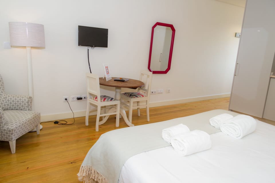 City Apartment (  4F ) | Iron/ironing board, free WiFi, bed sheets