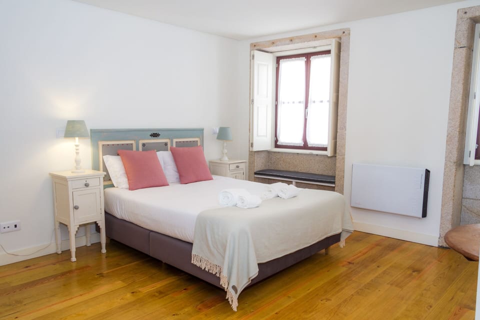 City Apartment (  4F ) | Iron/ironing board, free WiFi, bed sheets