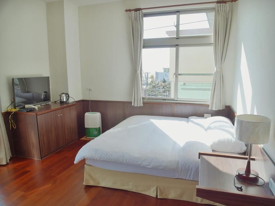 Standard Quadruple Room | Rollaway beds, free WiFi, bed sheets