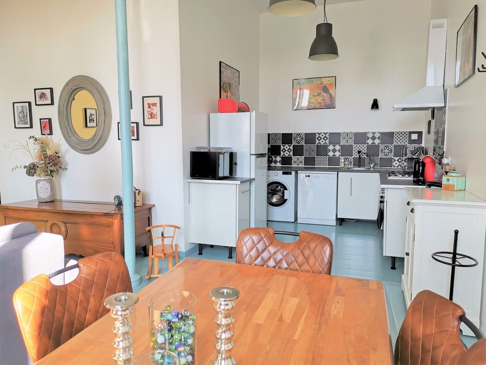 Comfort Apartment, 2 Bedrooms, Non Smoking, Kitchen (Les Billes) | Private kitchen | Highchair
