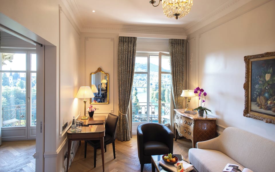 Deluxe Junior Suite | Premium bedding, down comforters, minibar, in-room safe