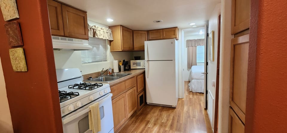 Fig Cabin, 1 Bedroom | Living area | Flat-screen TV