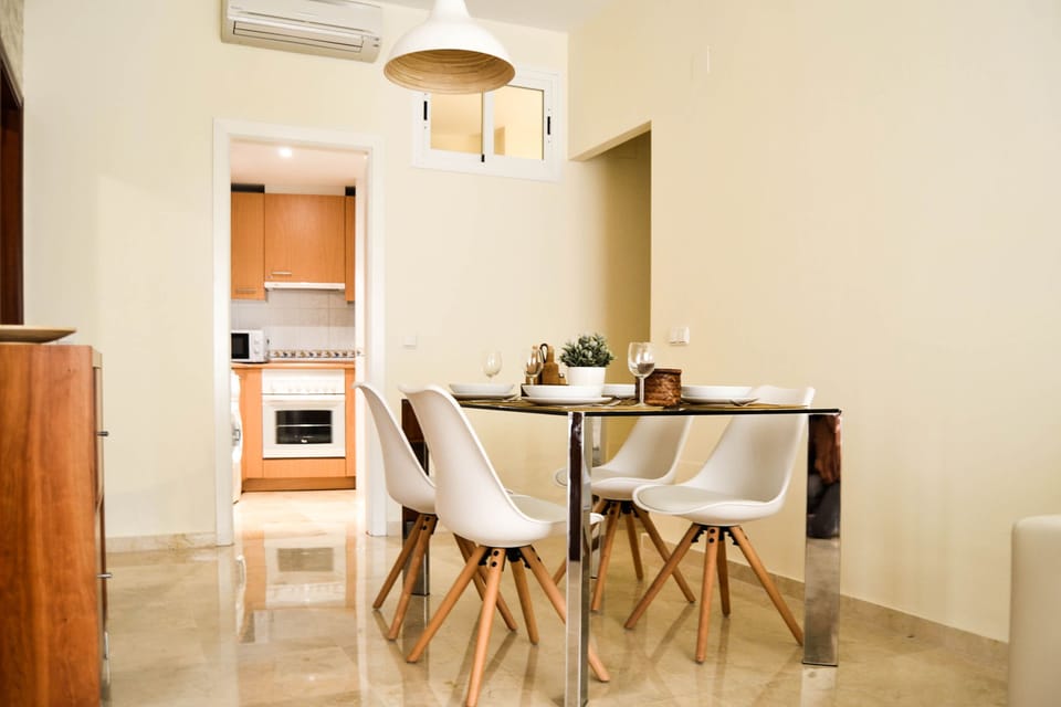 Apartment, Balcony | In-room dining