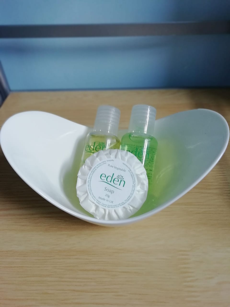 Separate tub and shower, free toiletries, towels