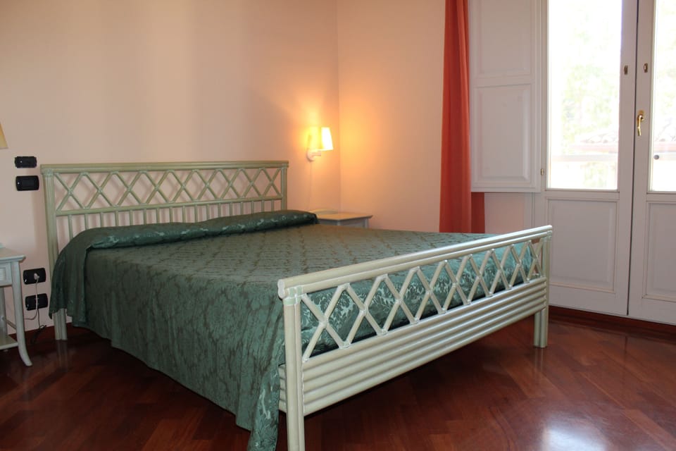 Standard Double or Twin Room | Down comforters, pillowtop beds, minibar, in-room safe