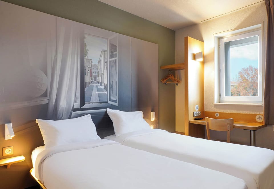 Twin Room, Non Smoking | Desk, soundproofing, free WiFi