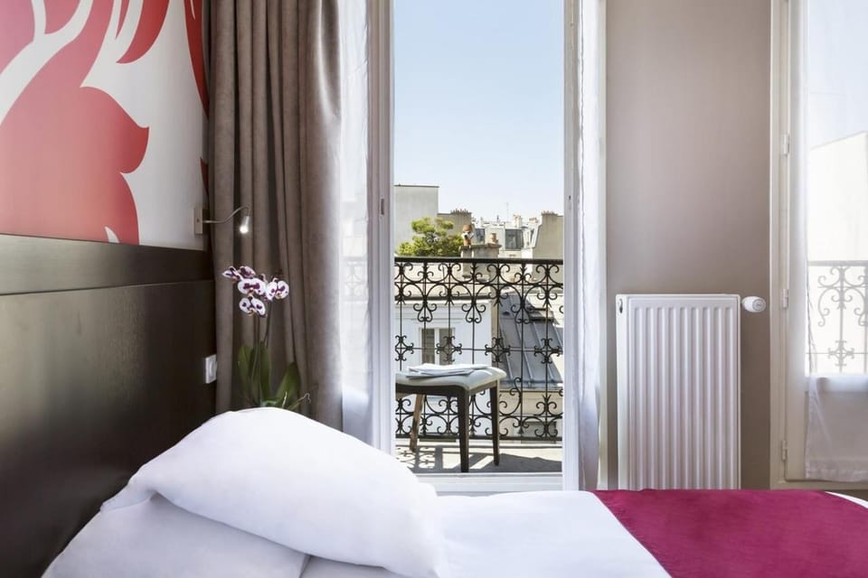 Deluxe Double Room | 1 bedroom, blackout drapes, iron/ironing board, free WiFi