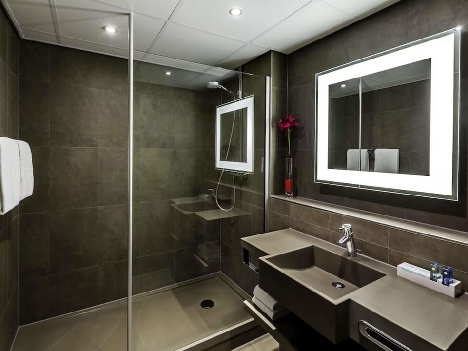 In-room safe, desk, blackout drapes, soundproofing