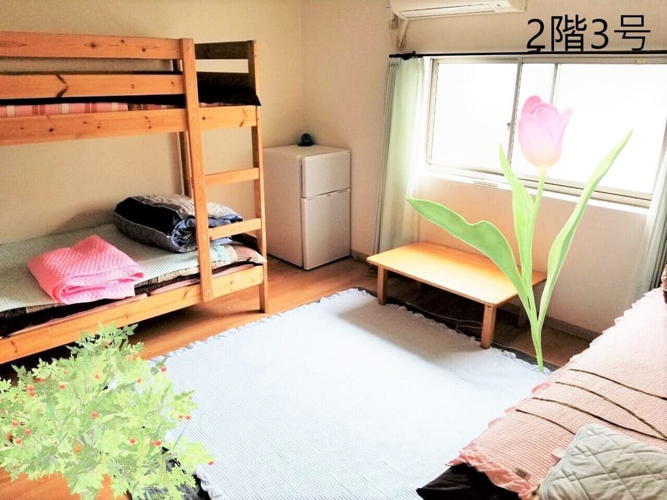 Room No. 3 Private Room with Shared Bathroom | 1 bedroom, individually decorated, individually furnished, desk