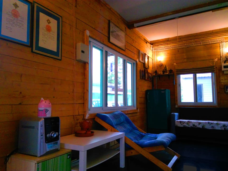 Basic Bungalow for 10 People | Room amenity