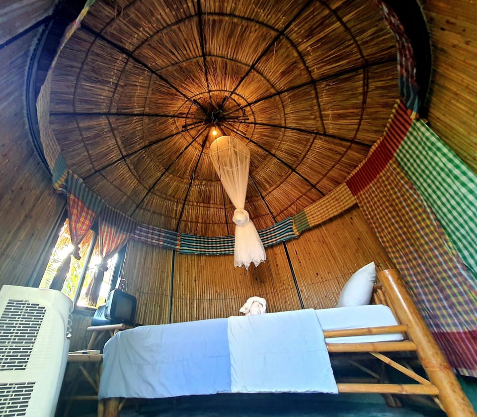 Tent | Hypo-allergenic bedding, blackout drapes, free WiFi