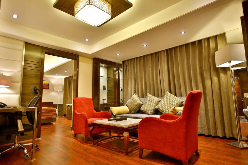 Suite | Living area | TV