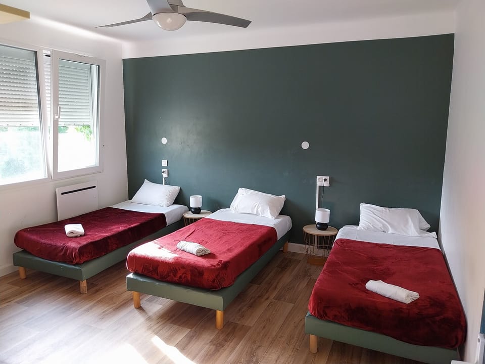Classic Suite | Premium bedding, laptop workspace, iron/ironing board, free WiFi