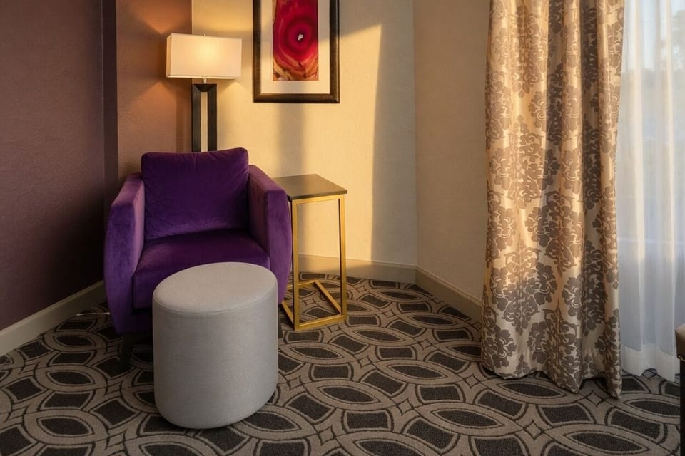 Premium bedding, in-room safe, desk, laptop workspace