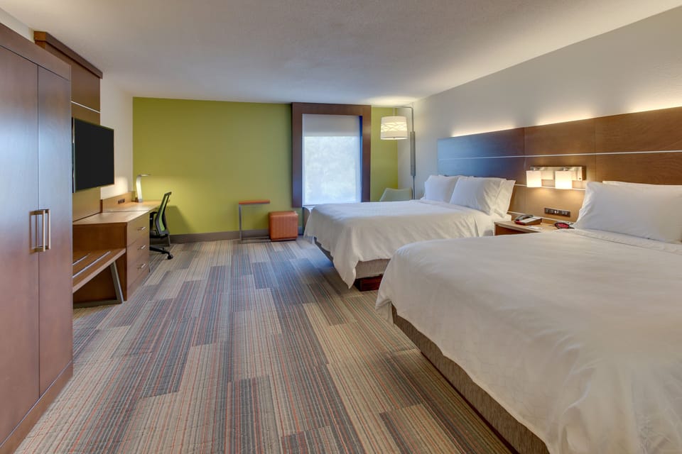 In-room safe, desk, laptop workspace, blackout drapes