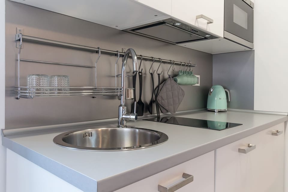 Apartment, 1 Bedroom | Private kitchenette | Full-size fridge, microwave, stovetop, dishwasher