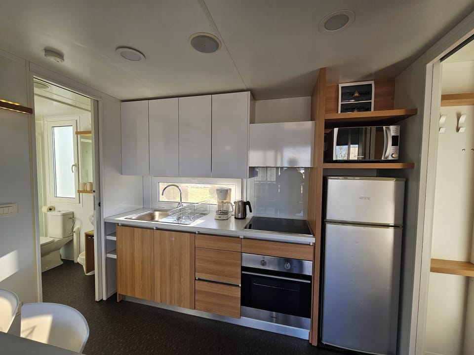 Family Bungalow, 2 Bedrooms | Private kitchen