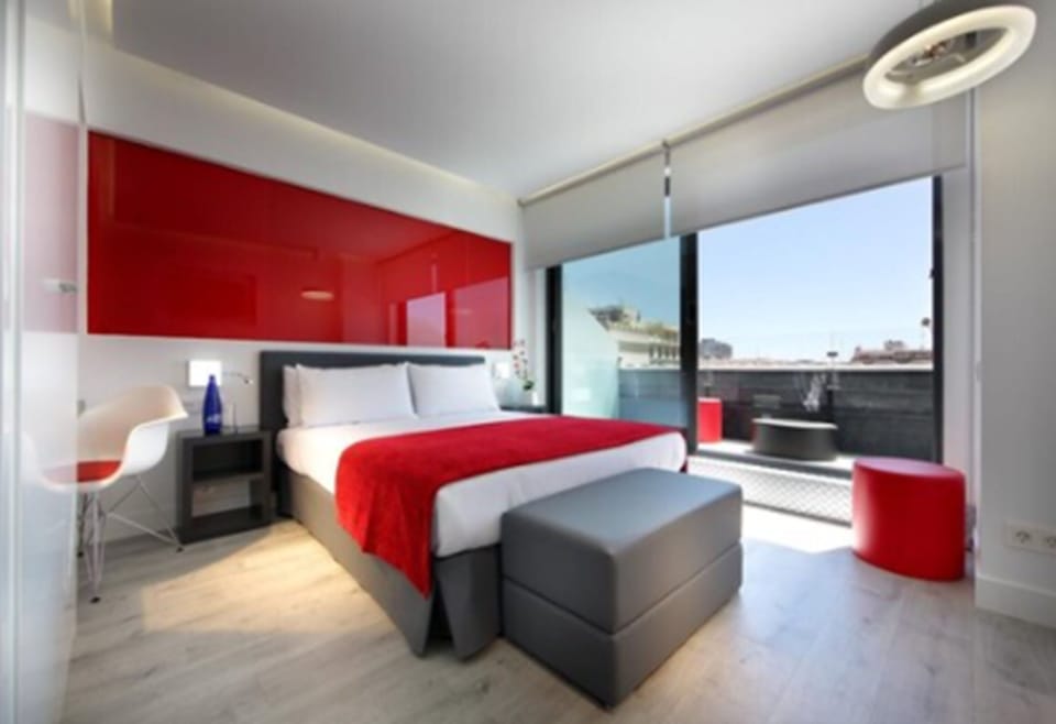 Double Room, 1 Queen Bed, Terrace | In-room safe, soundproofing, free WiFi, bed sheets