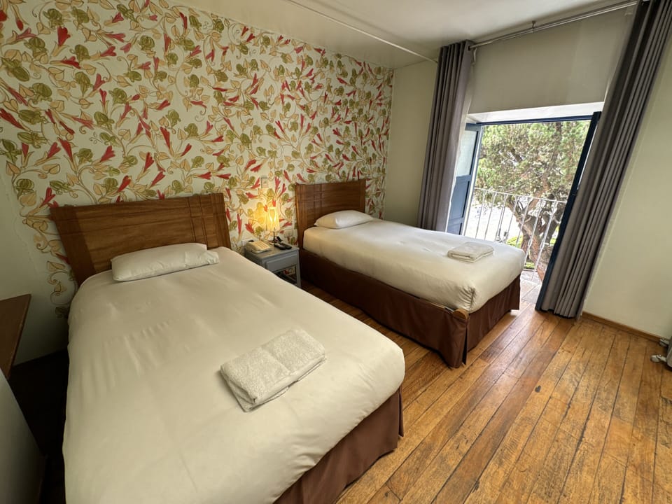 Triple Room | In-room safe, iron/ironing board, free WiFi