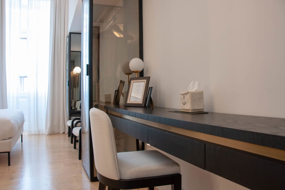 In-room safe, desk, laptop workspace, soundproofing