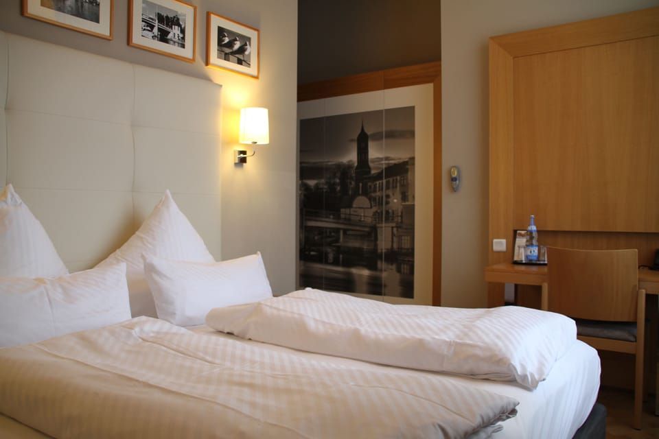 Apartment, 2 Queen Beds | Premium bedding, in-room safe, desk, soundproofing