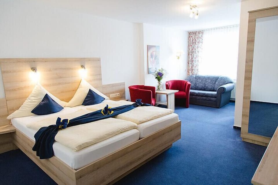 Business Double Room | Desk, soundproofing, cribs/infant beds, rollaway beds