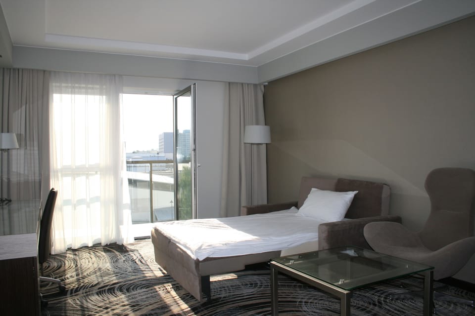 Family Apartment | In-room safe, desk, soundproofing, iron/ironing board