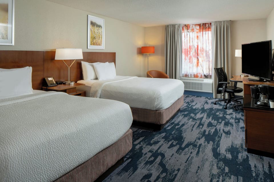 Standard Room, 2 Queen Beds | Premium bedding, pillowtop beds, in-room safe, desk