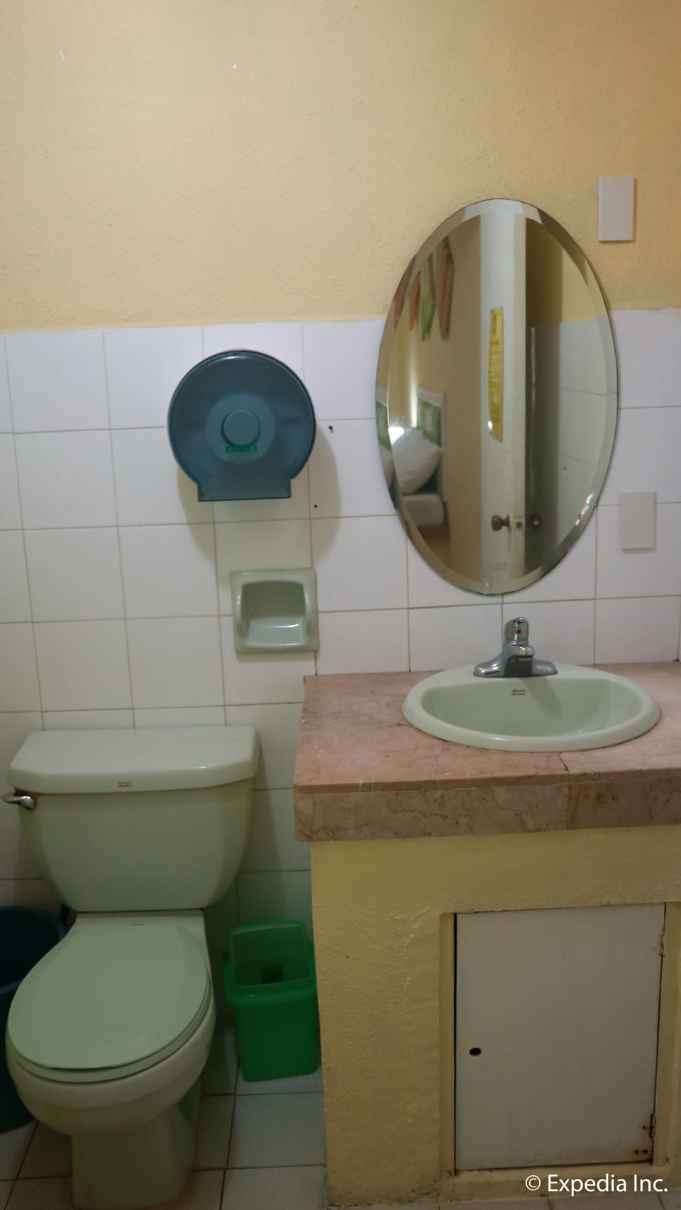 Superior Room | Bathroom | Shower, free toiletries, towels