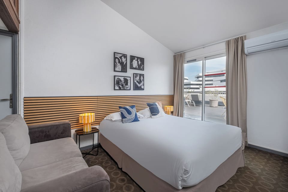 Superior Double Room, Terrace | Premium bedding, in-room safe, desk, blackout drapes