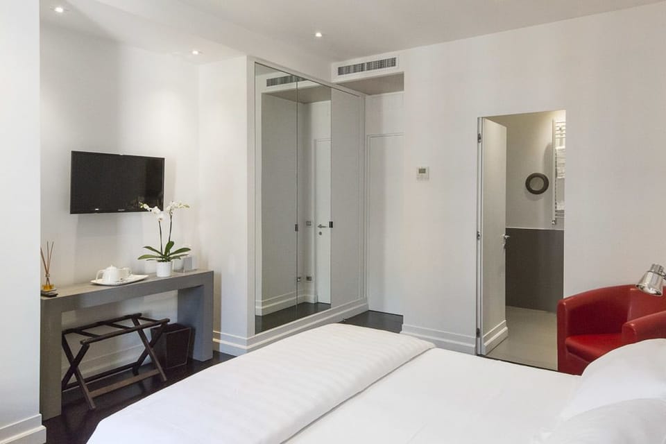Deluxe Double Room, City View | Premium bedding, in-room safe, desk, WiFi (free)